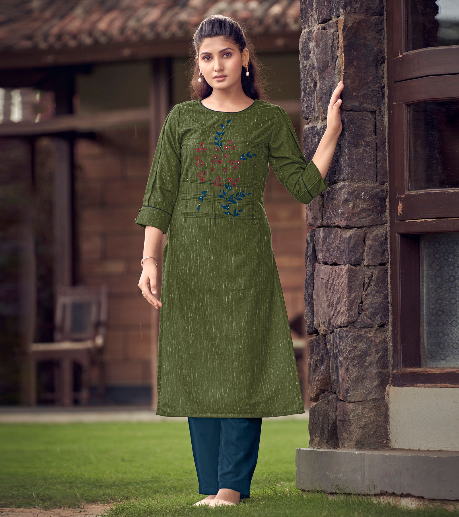 ws452-pink-mahi-silk-sitara-work-straight-kurta-closeup | Kurti embroidery  design, Sleeves designs for dresses, Silk kurti designs